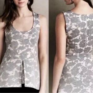 Anthropologie Akemi+Kin gray floral sleeveless Peplum top size Small